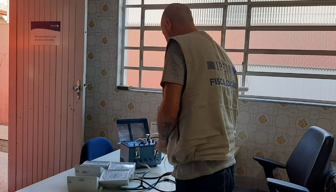 Ipem-SP verifica aparelhos de medir pressão arterial do Hospital São Luiz de São Bernardo do Campo