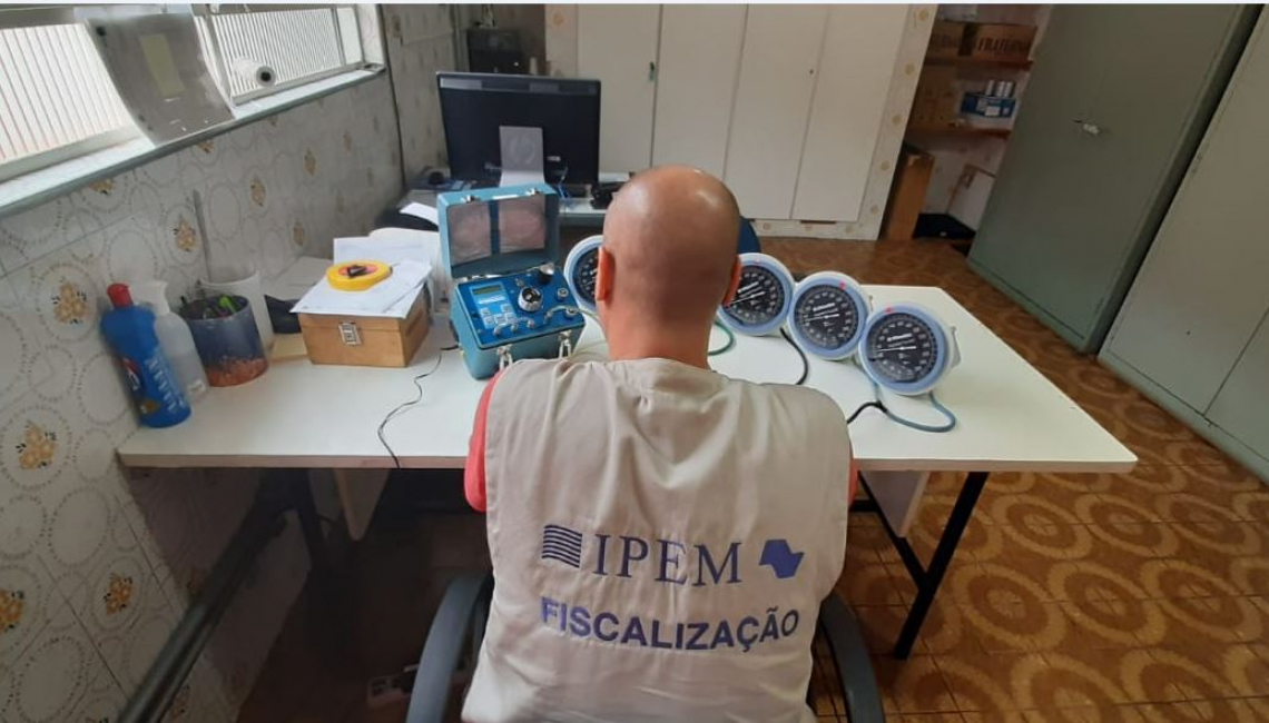 Ipem-SP verifica aparelhos de medir pressão arterial e balanças do Hospital São Luiz de São Bernardo do Campo