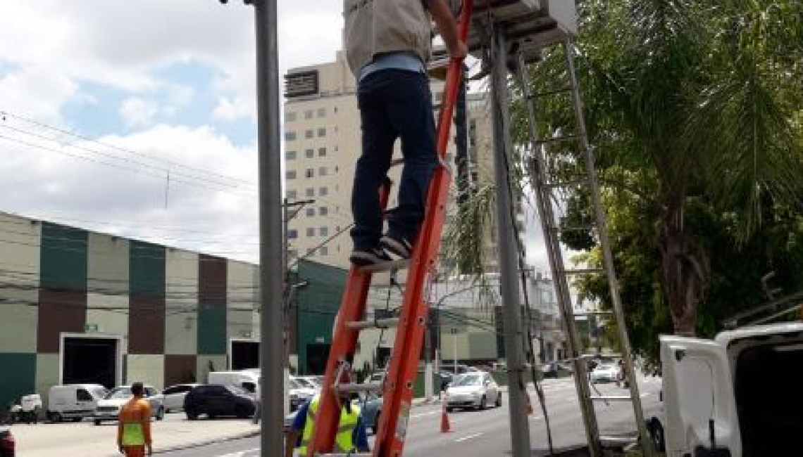 Ipem-SP verifica radares na Avenida Ataliba Leonel, região norte da capital