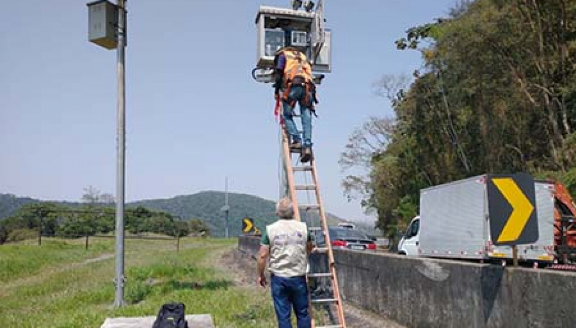 Ipem-SP verifica radar na Rodovia Fernão Dias na capital