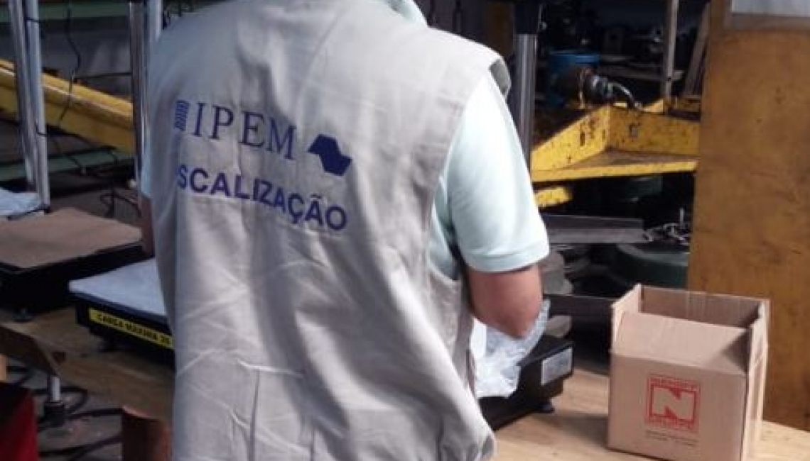 Ipem-SP verifica balanças no fabricante na Vila Guilherme, zona norte da capital