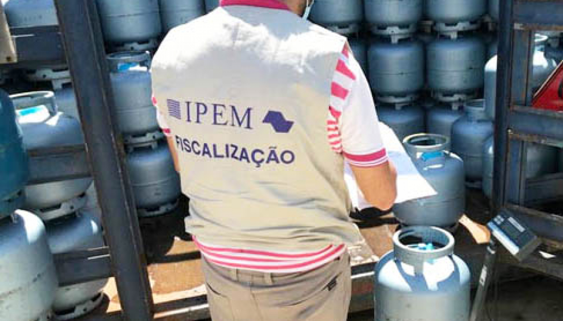 Ipem-SP fiscaliza botijões de gás de cozinha e encontra irregularidades