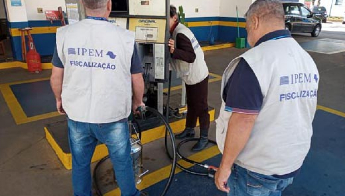 Em Itapetininga, Ipem-SP constata irregularidades em bombas de combustíveis durante fiscalização 