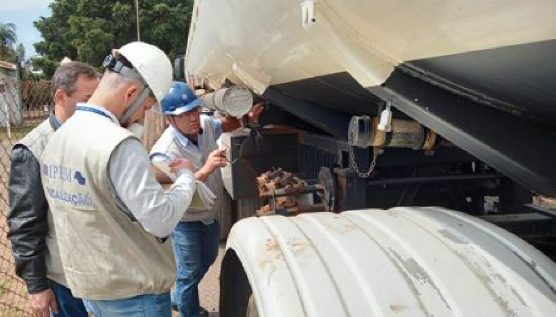 Ipem-SP flagra fraude em veículo-tanque durante blitz na rodovia Marechal Rondon, em Promissão