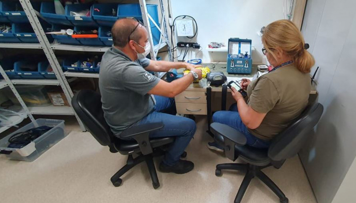 Ipem-SP verifica aparelhos de medir pressão arterial e balanças do Hospital Regional de Registro