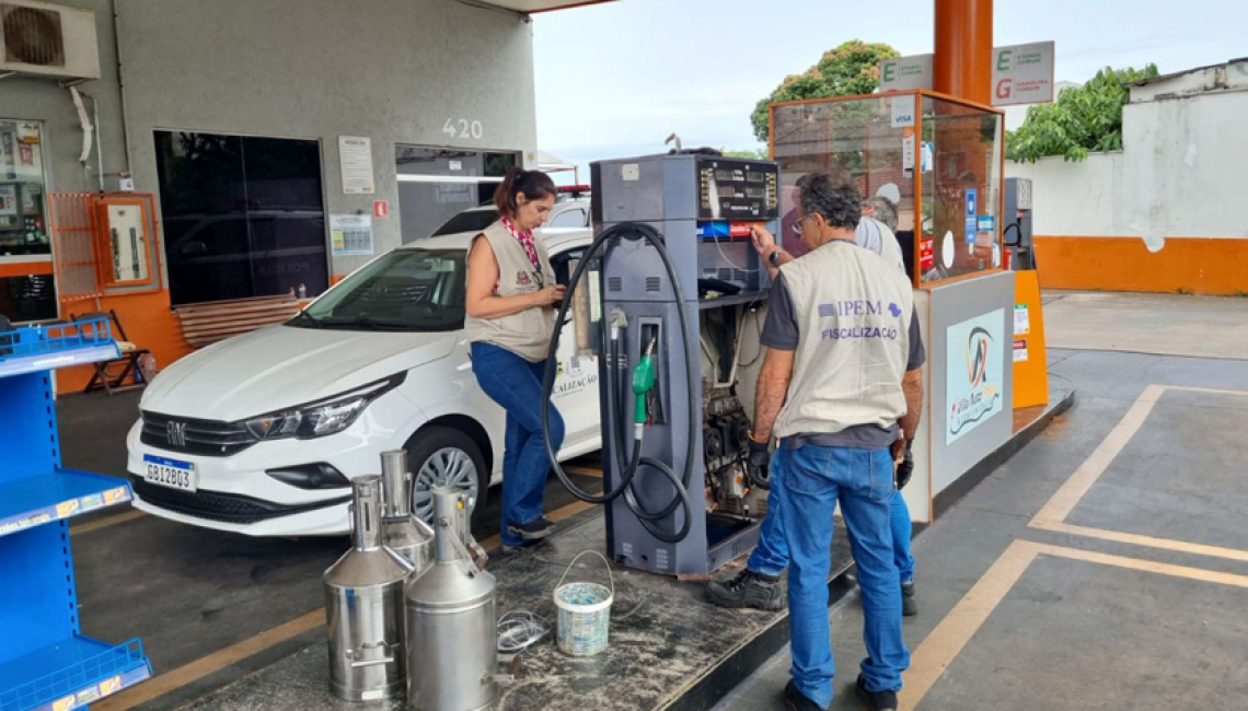 Em Ribeirão Preto, Operação Olhos de Lince do Ipem-SP autua postos de combustíveis com irregularidades
