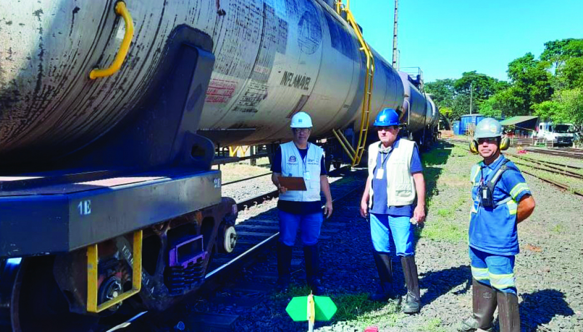 Ipem-SP fiscaliza vagões-tanque durante operação Locomotiva, em Paulínia