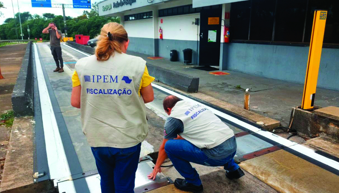 Ipem-SP verifica balança dinâmica na rodovia SP 160, em São Bernardo do Campo