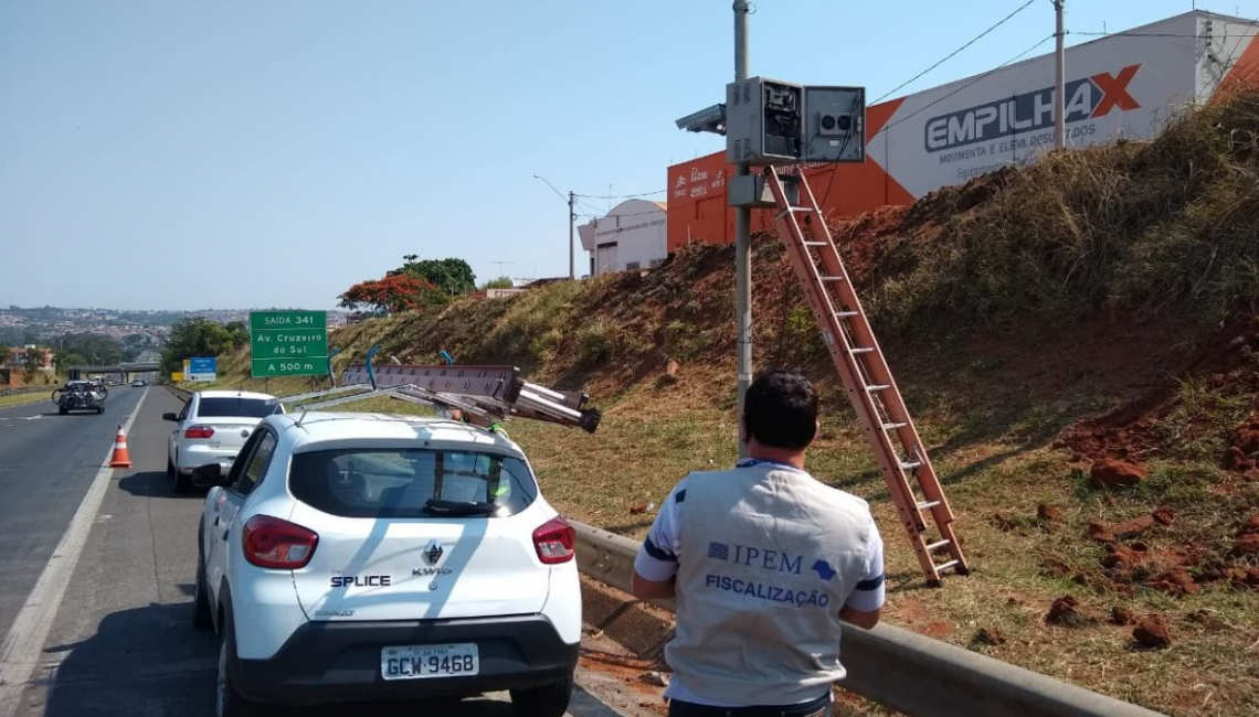 Ipem-SP verifica radar na Rodovia Marechal Rondon em Bauru