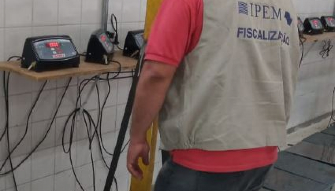 Ipem-SP verifica balanças no fabricante na zona leste da capital