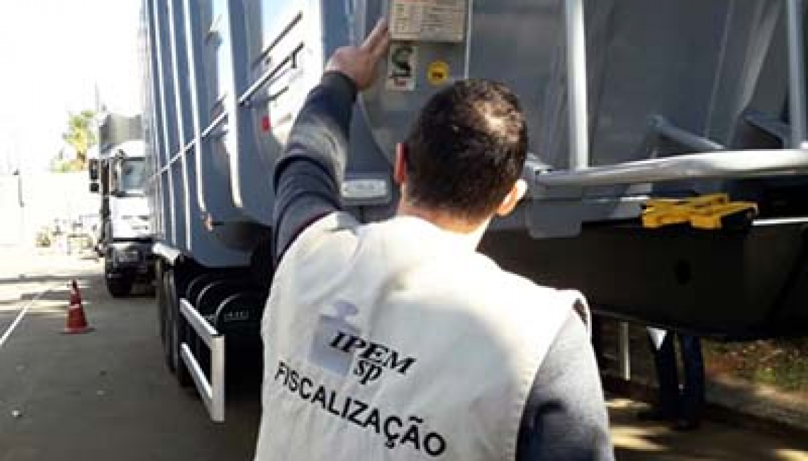 Ipem-SP verifica carroçarias para cargas sólidas utilizadas nas áreas agrícola e construção civil em Guarulhos