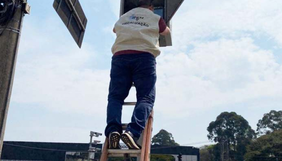 Ipem-SP verifica radar na Avenida Corredor ABD em Diadema