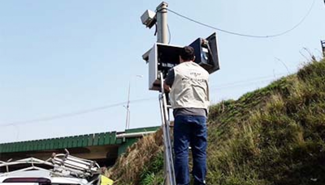 Ipem-SP verifica radar na Rodovia Ayrton Senna em Guarulhos