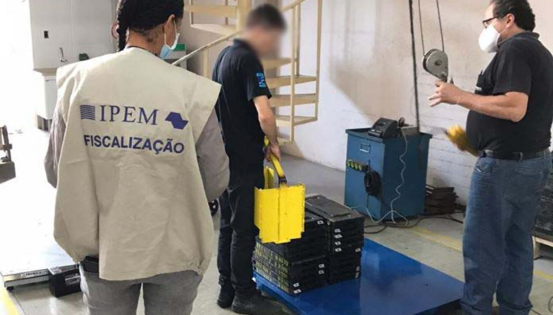 Ipem-SP verifica balanças no fabricante em Franca