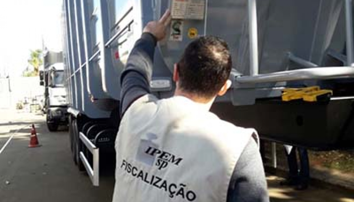Ipem-SP verifica carroçarias para cargas sólidas utilizadas nas áreas agrícola e construção civil em Guarulhos