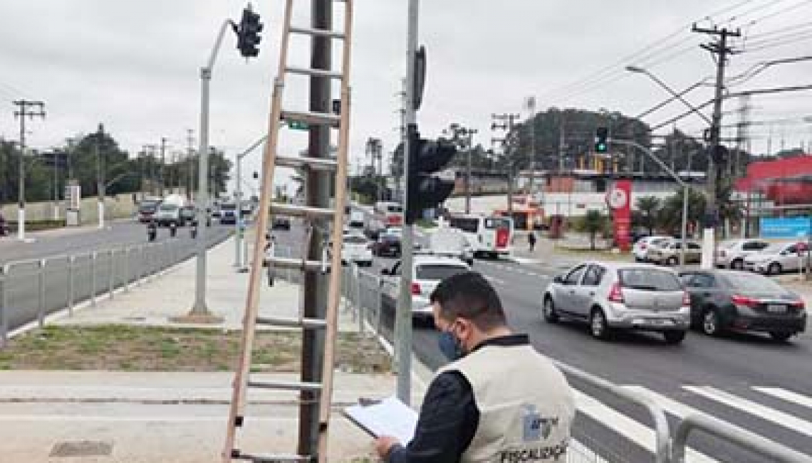 Ipem-SP verifica radares na Avenida Jacu Pêssego