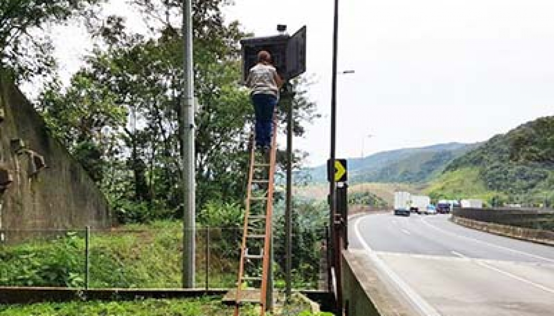 Ipem-SP verifica radar na Serra do Cafezal (BR 116), em Miracatu