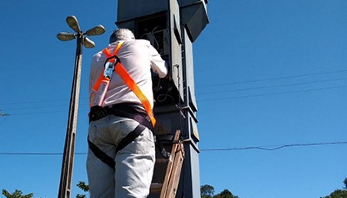 Ipem-SP verifica radar na Rodovia Padre Manuel da Nóbrega (SP 055)