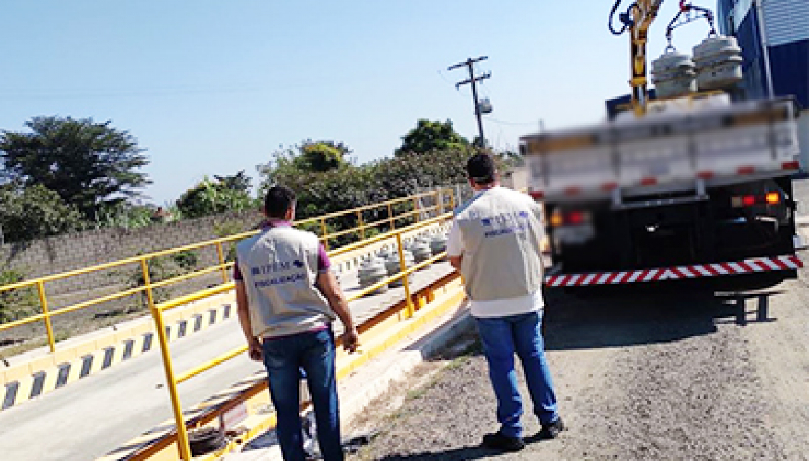 Ipem-SP faz verificação inicial em balança rodoviária de Rio Claro
