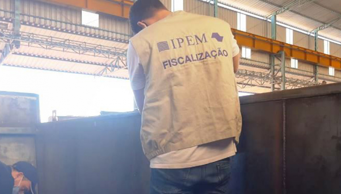 Ipem-SP verifica carroçaria para carga sólida utilizada nas áreas agrícola e construção civil em Sertãozinho   