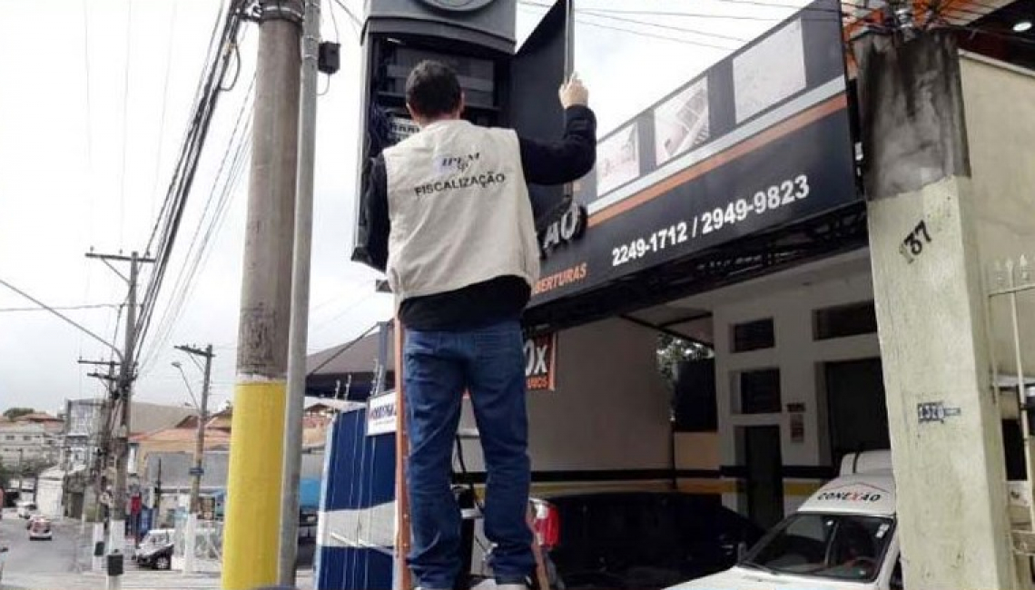 Ipem-SP verifica radares na Avenida Guapira, zona norte da capital 