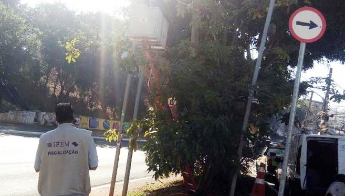 Ipem-SP verifica radar na avenida Luiz Dumont Villares, zona norte da capital 