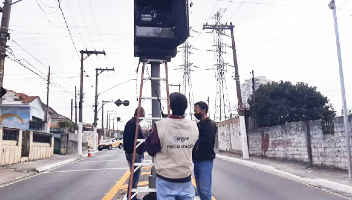 Ipem-SP verifica radares na Avenida Conceição, zona norte da capital 