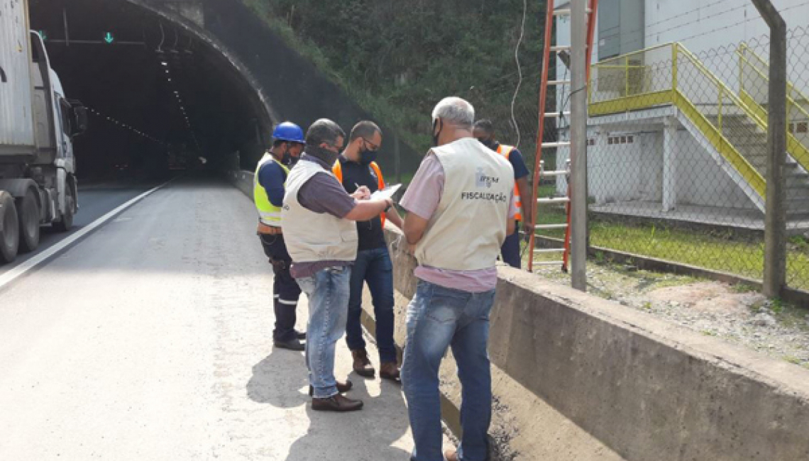 Ipem-SP verifica radar no Rodoanel Mario Covas, em Ribeirão Pires  