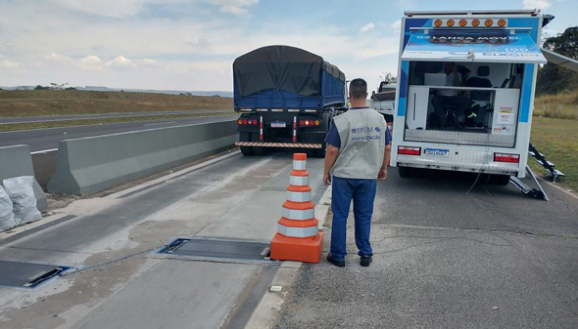 Ipem-SP verifica balança dinâmica na Rodovia SP 225, em Brotas