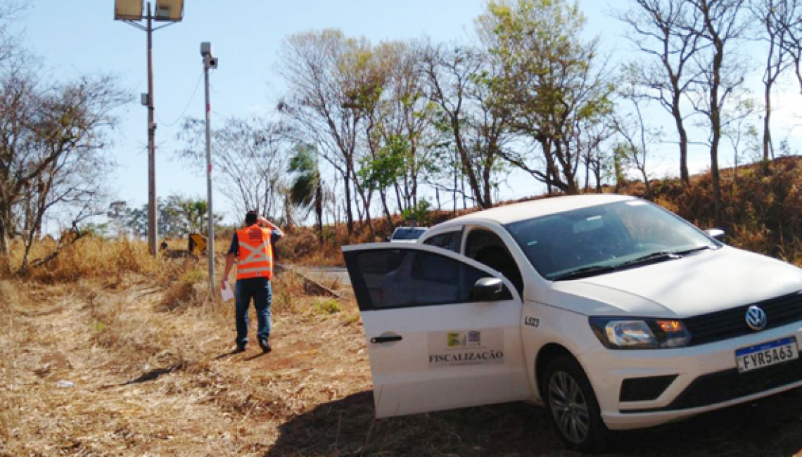 Ipem-SP verifica radar na Rodovia Salathiel da Costa Pereira, em Novo Horizonte 