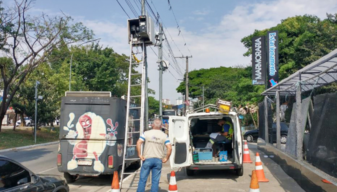 Ipem-SP verifica radar na avenida Engenheiro Caetano Álvares, zona norte da capital 