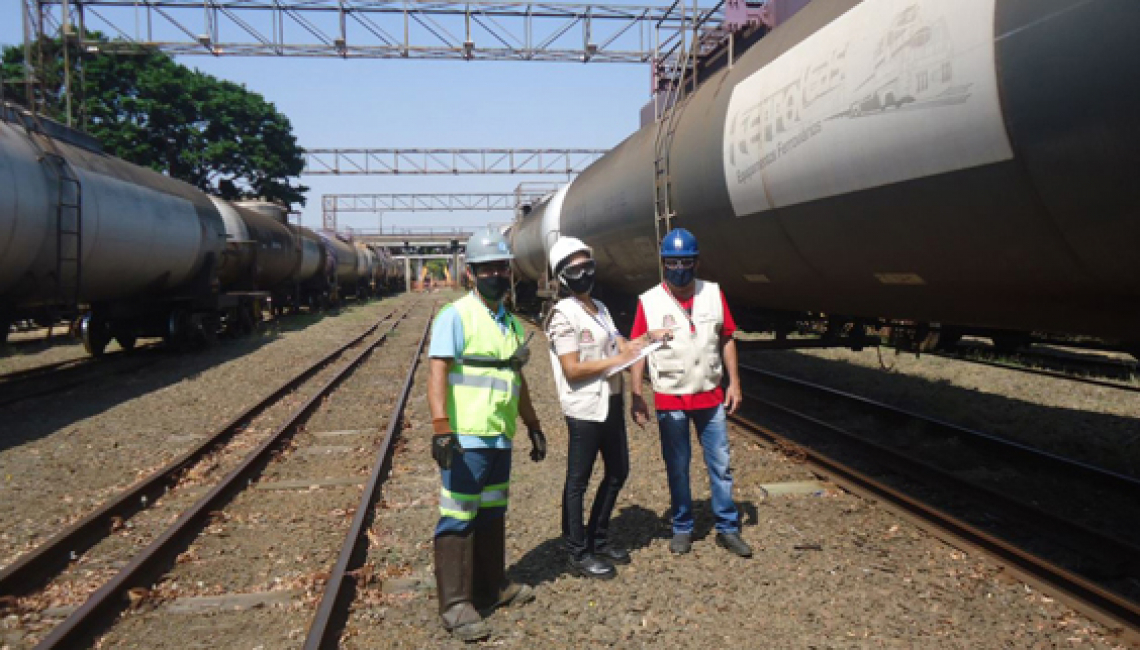 Ipem-SP fiscaliza vagões-tanque durante operação Locomotiva em Paulínia