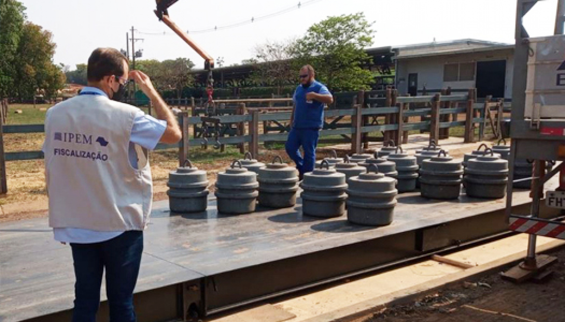 Ipem-SP verifica balança rodoviária em Lins  