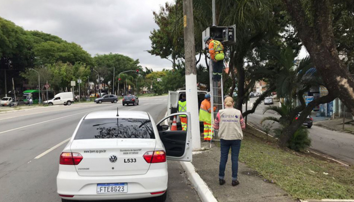 Ipem-SP verifica radares nas avenidas Inajar de Souza e Raimundo Pereiras de Magalhães, na capital 