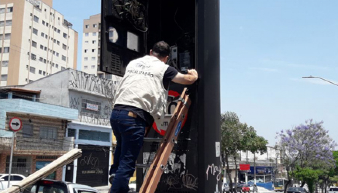 Ipem-SP verifica radares na avenida São Miguel e estrada de Mogi das Cruzes, na capital 