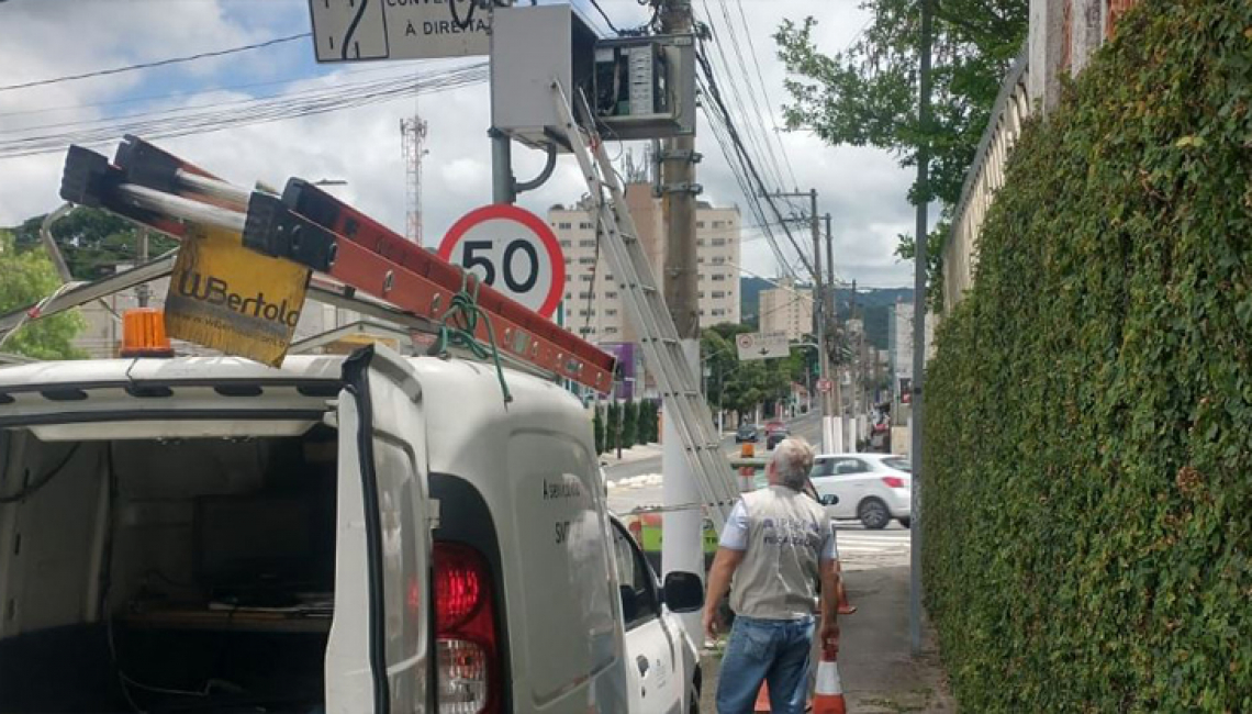 Ipem-SP verifica radar na avenida Nova Cantareira, zona norte da capital 