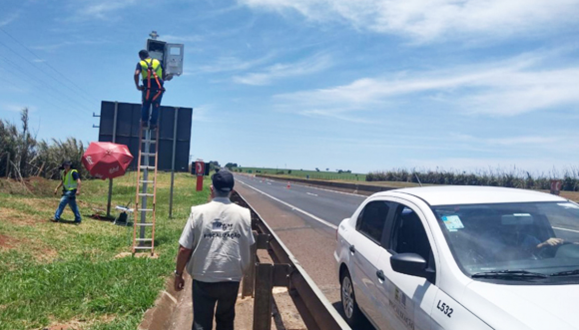 Ipem-SP verifica radar na rodovia Raposo Tavares, em Palmital 