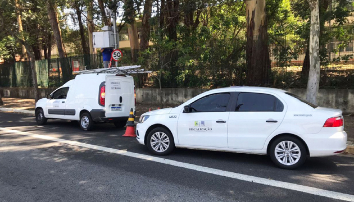 Ipem-SP verifica radares na avenida Corifeu de Azevedo Marques, zona oeste da capital