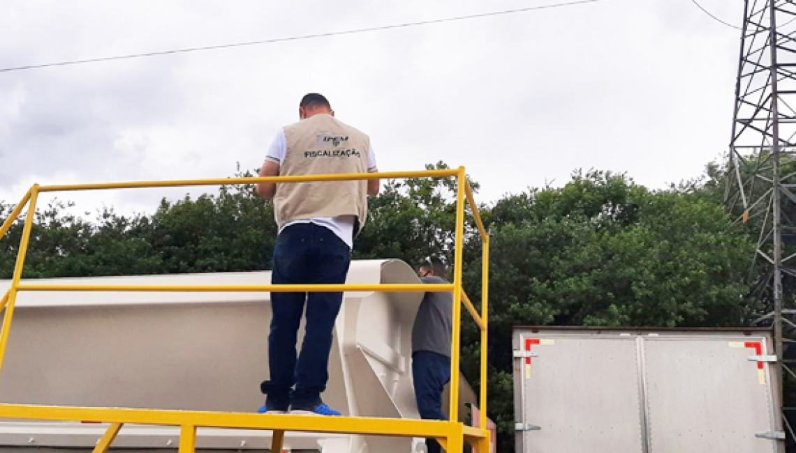 Ipem-SP verifica carroçarias para cargas sólidas utilizadas nas áreas agrícola e construção civil em Guarulhos  