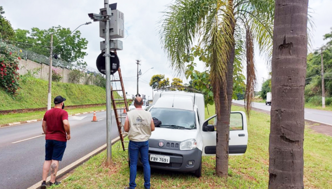 Ipem-SP verifica radar na rodovia Nagib Chaib, em Mogi Mirim 