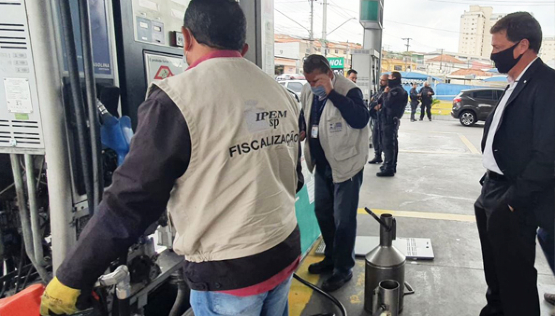 Força-tarefa “Combustível Limpo” do Governo de SP, com a participação do Ipem-SP, detecta irregularidades em posto de combustível na capital 