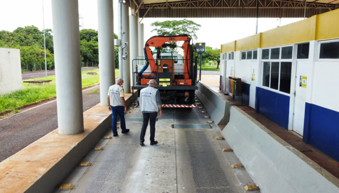 Ipem-SP verifica balança dinâmica na rodovia SP 330, em Igarapava