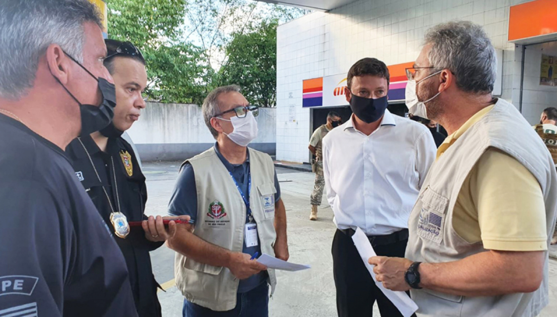Força-tarefa “Combustível Limpo” do Governo de SP, com a participação do Ipem-SP, detecta irregularidades em posto de combustível em Santos 