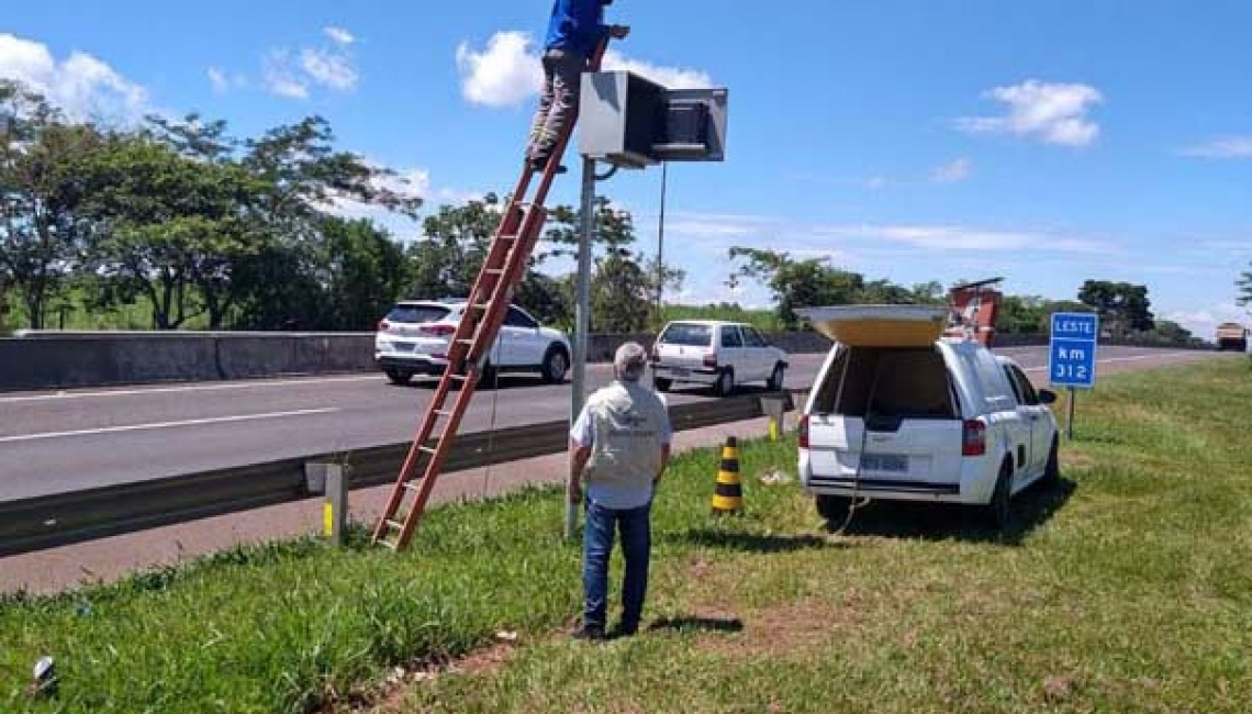 Ipem-SP verifica radar na Rodovia SP 255, em Santa Cruz do Rio Pardo 