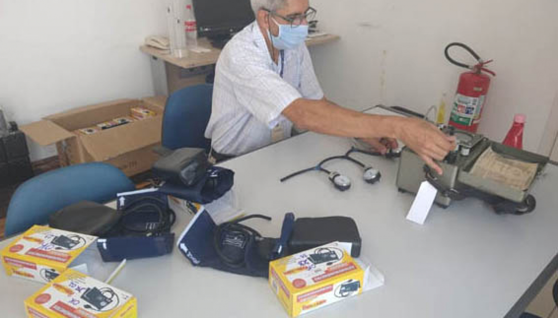 Ipem-SP verifica aparelhos de medir pressão arterial utilizados pela Santa Casa de Marília 