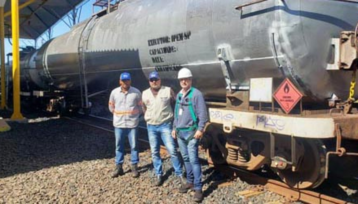 Ipem-SP verifica vagões-tanque em Ribeirão Preto