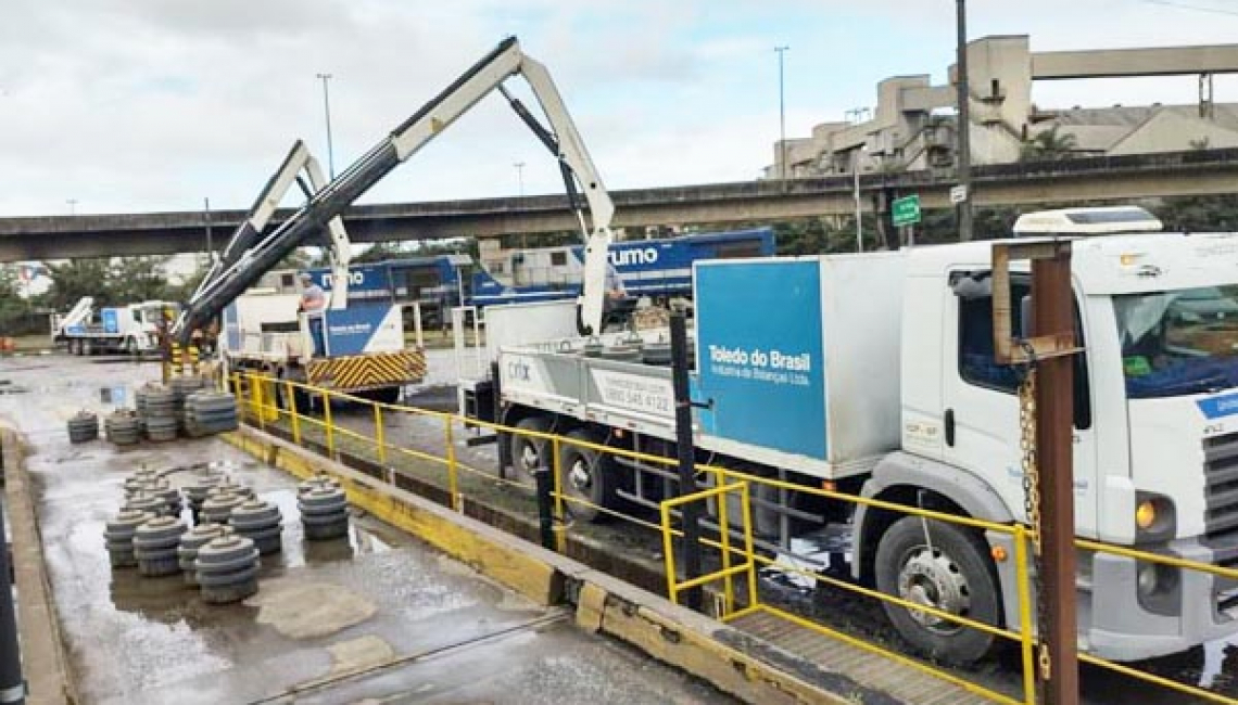 Ipem-SP verifica balança rodoviária no Porto de Santos