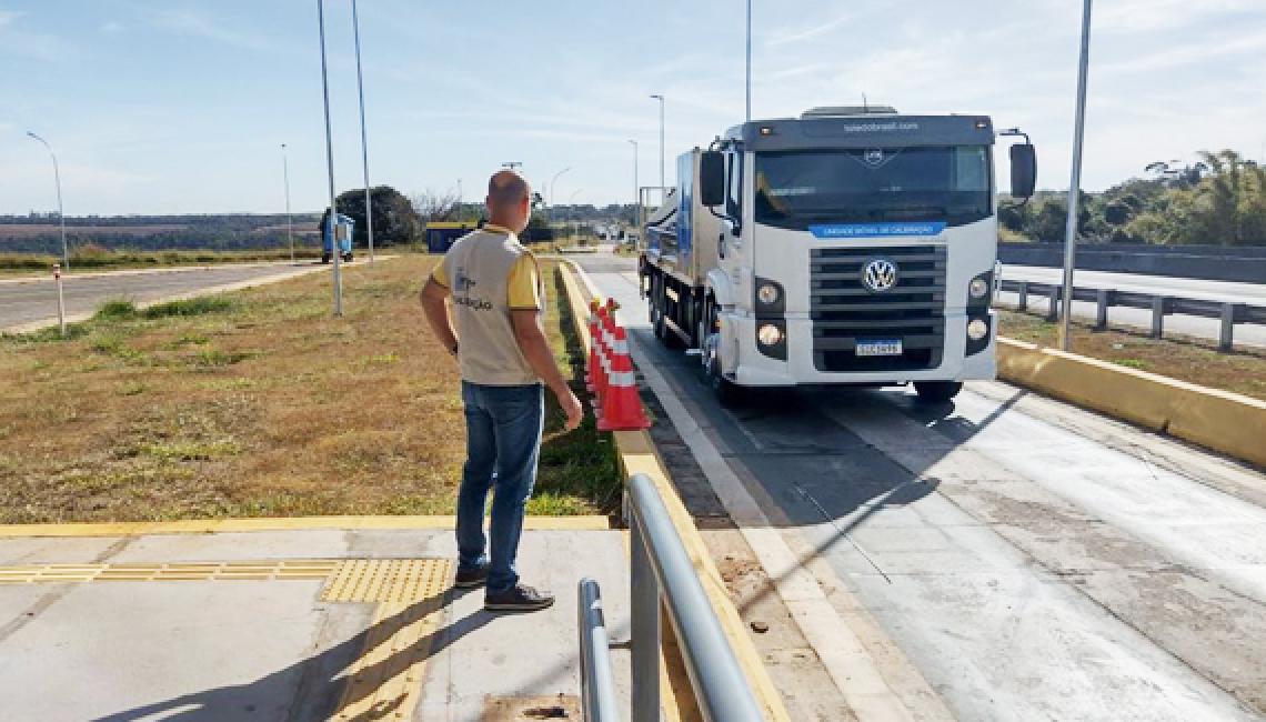 Ipem-SP realiza verificação de balança dinâmica na rodovia SP 310, em Corumbataí