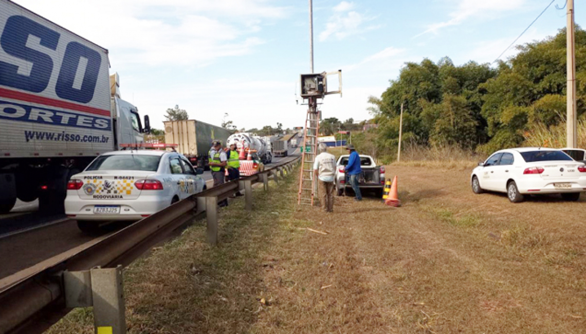 Ipem-SP verifica radar na rodovia SP 330, em Pirassununga 