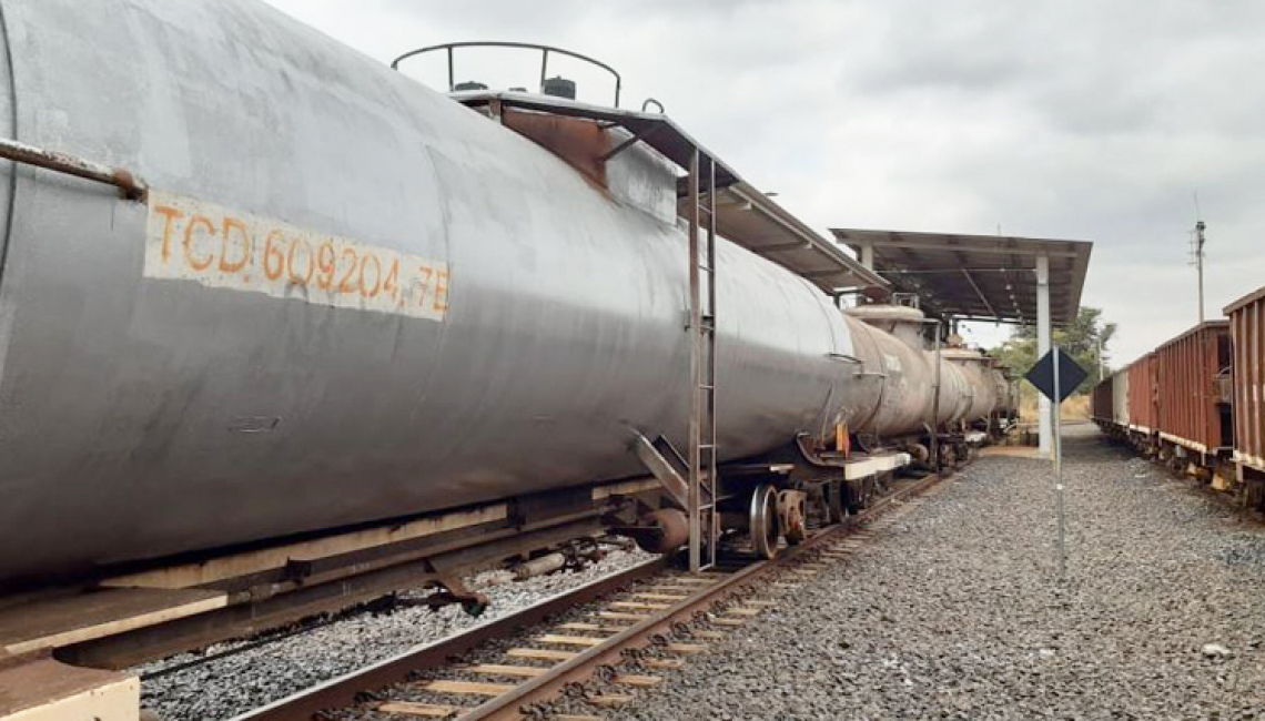 Ipem-SP fiscaliza vagões-tanque durante operação Locomotiva, em Ribeirão Preto